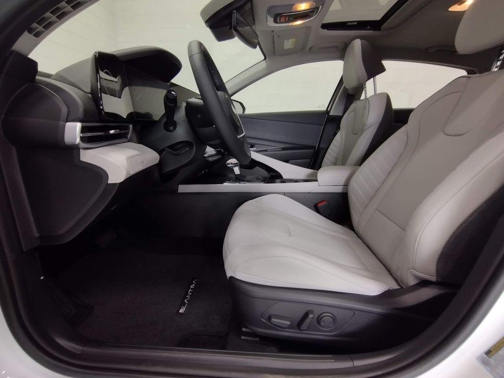 New 2026 White Hyundai Limited image 20