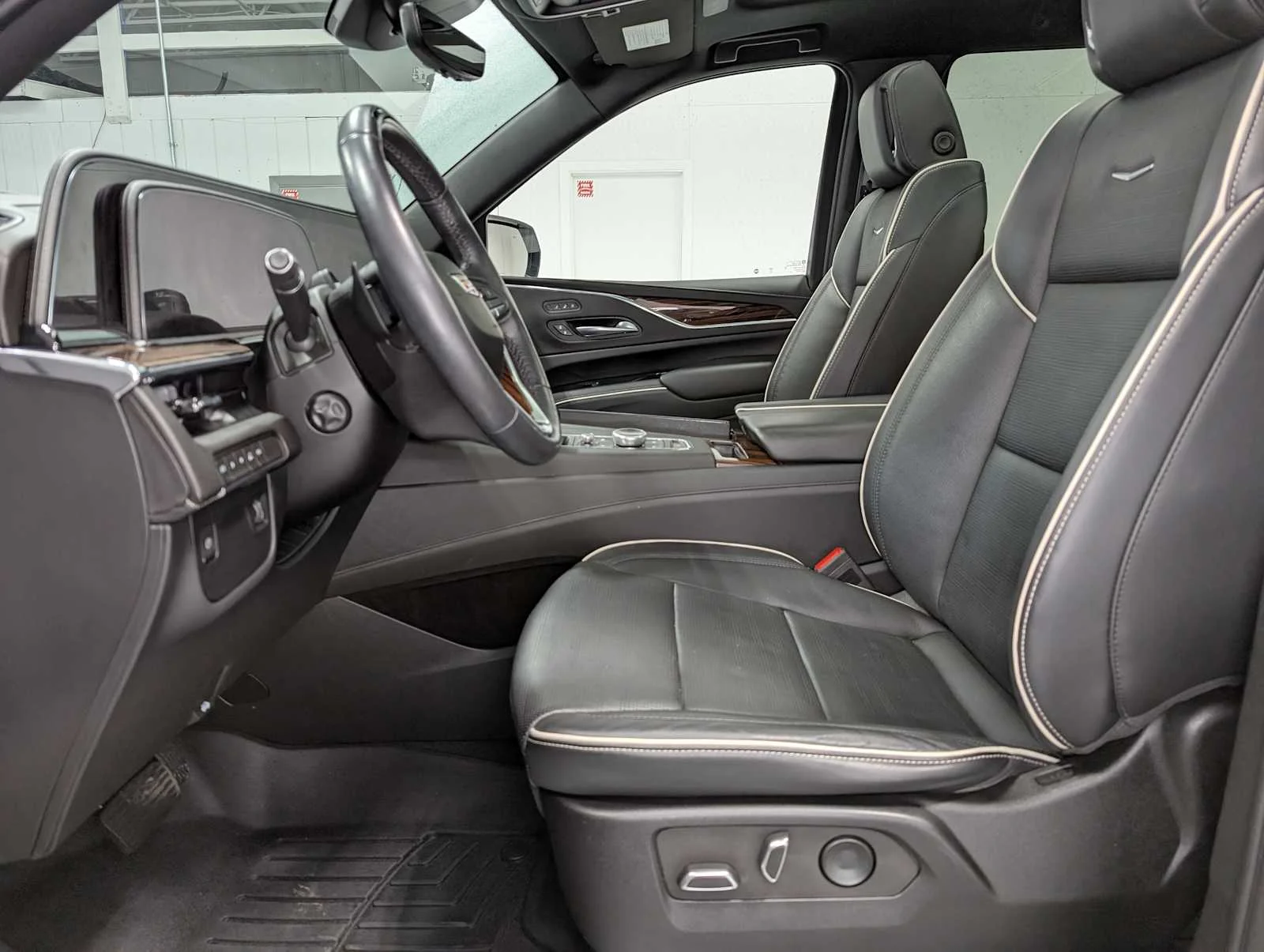 Used 2023 Crystal White Tricoat Cadillac 4WD Premium Luxury image 4