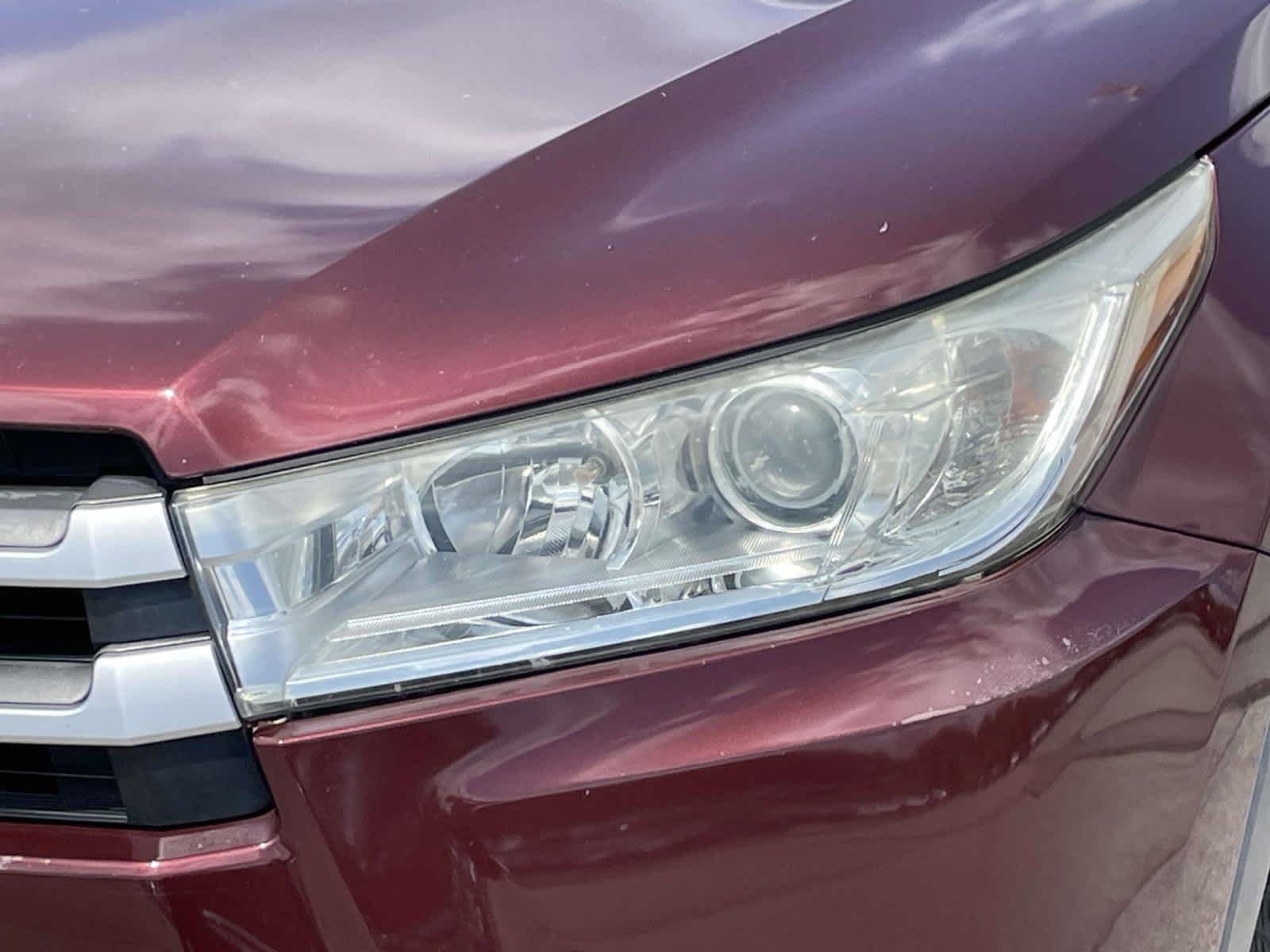 Used 2017 Ooh La La Rouge Mica Toyota XLE image 18