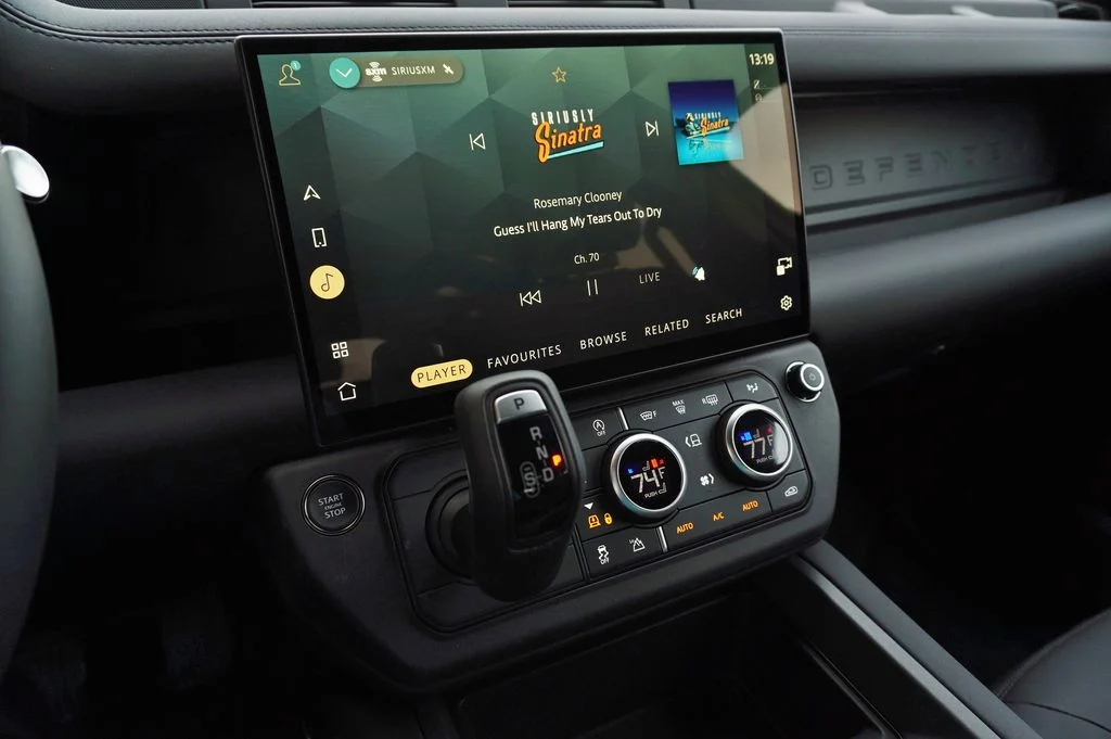 New 2026 Santorini Black Land Rover X-Dynamic SE image 19