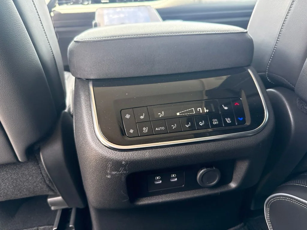2025 INFINITI QX80 Sensory 4WD - Photo 30