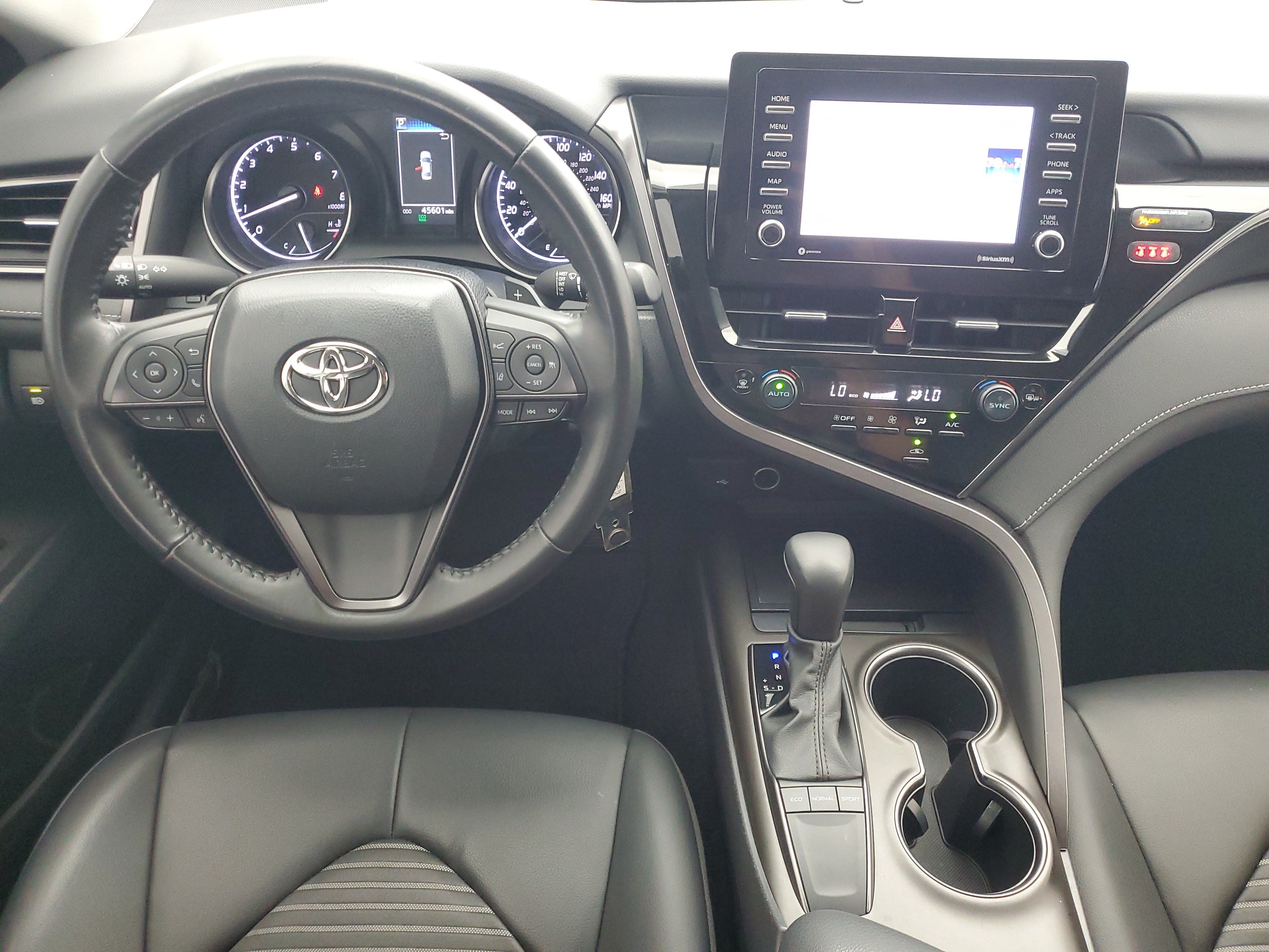 Used 2023 Ice Toyota SE image 15