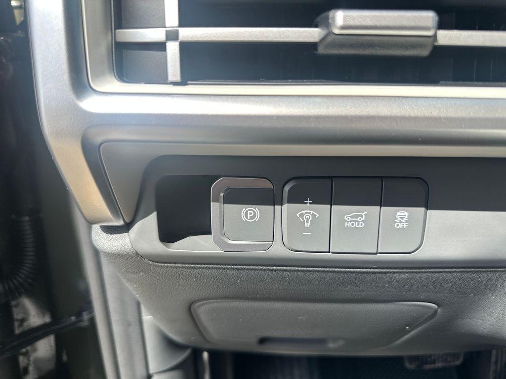 New 2026 Green Hyundai SEL AWD image 31