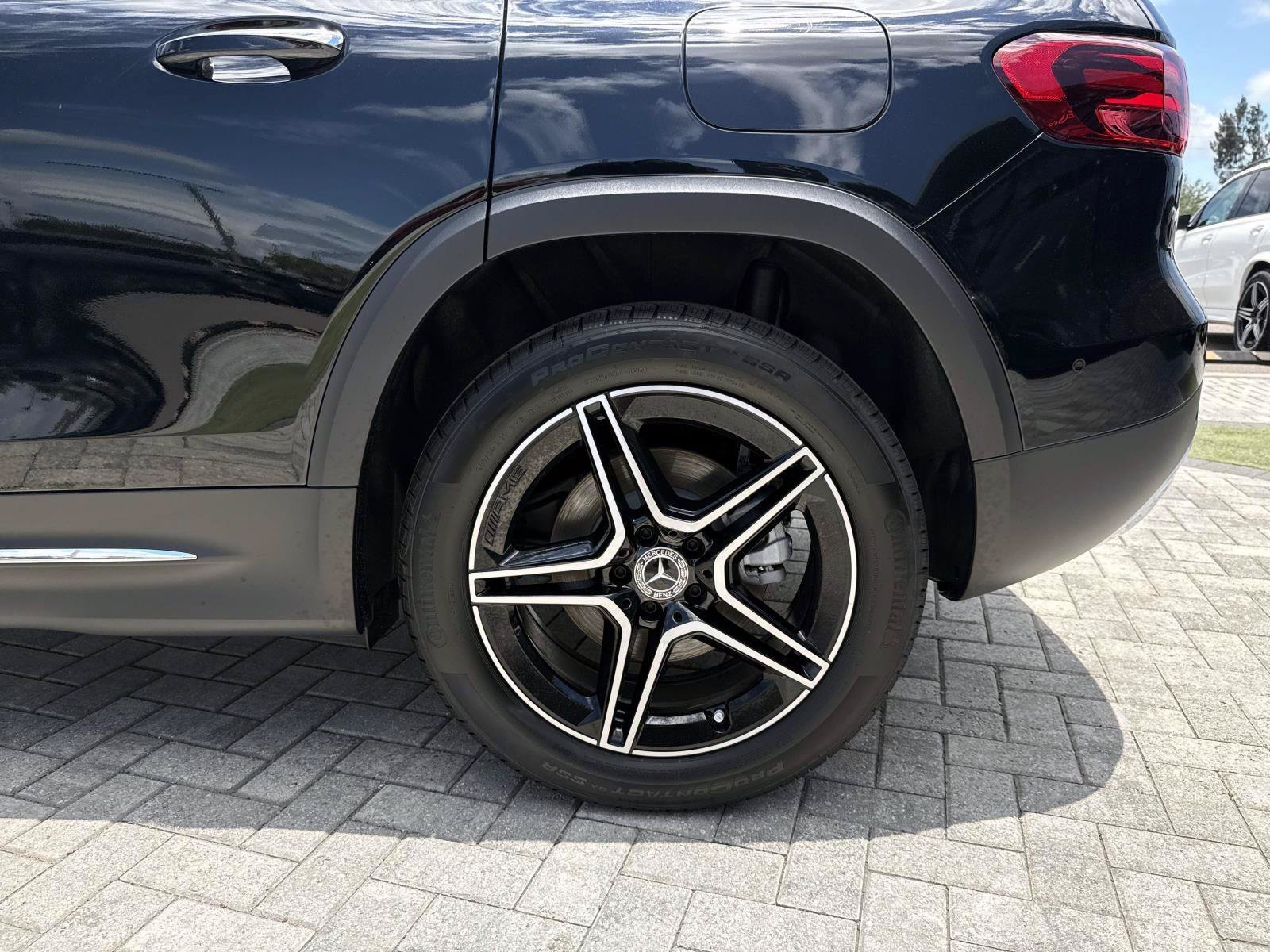New 2026 Black Mercedes-Benz 250 SUV image 11