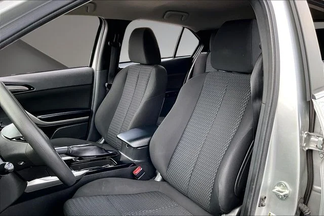 Used 2024 Silver Mitsubishi ES image 19