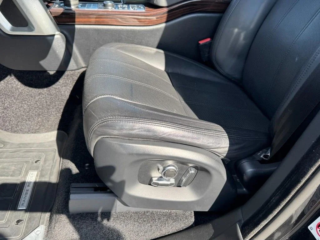 Used 2017 Santorini Black Land Rover HSE image 16
