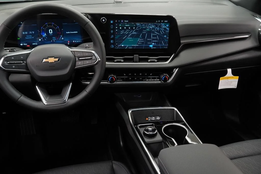 New 2027 Summit White Chevrolet LT image 13