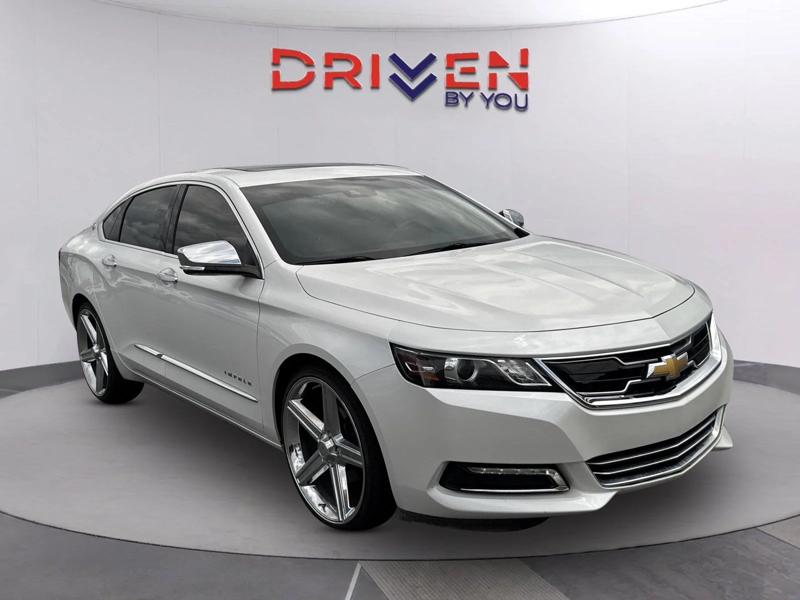 Used 2019 IRIDESCENT PEARL TRICOAT Chevrolet Premier image 1