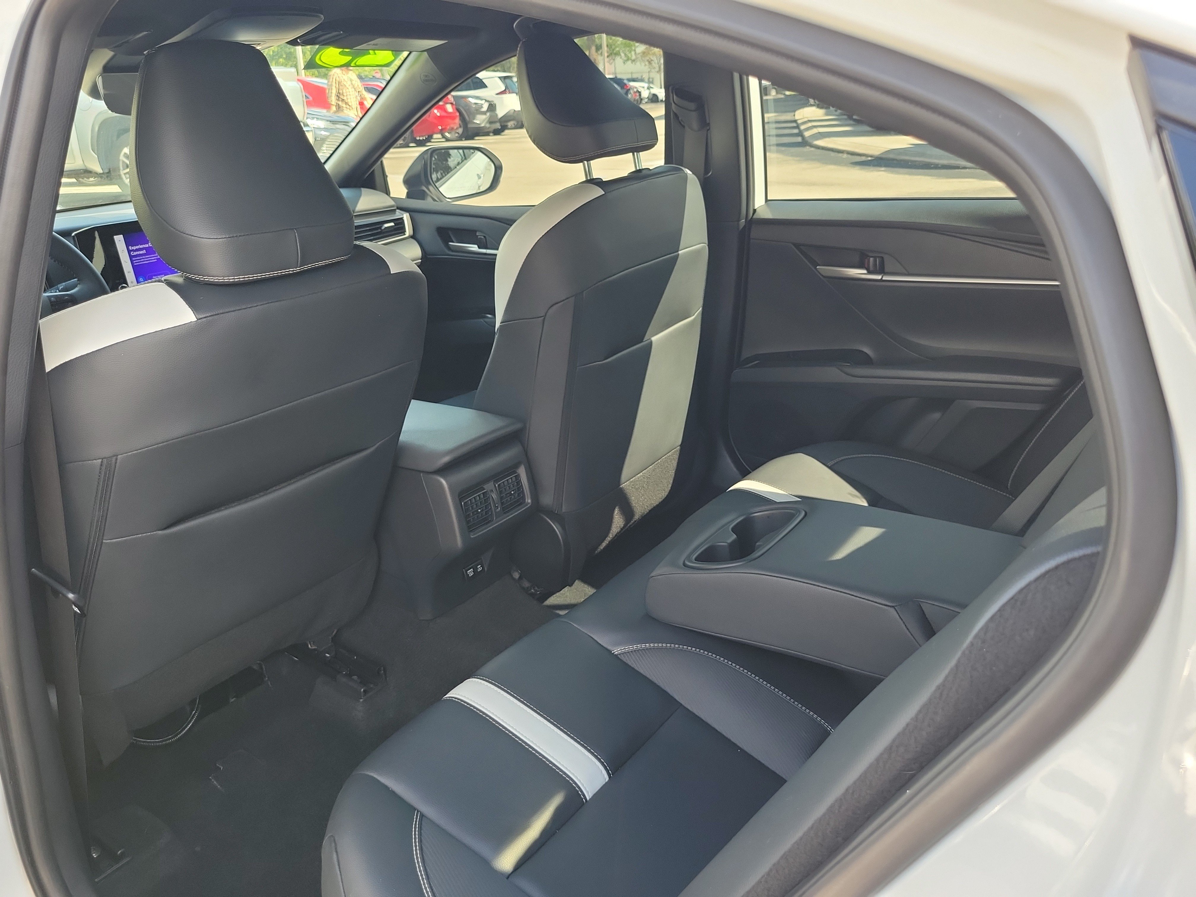 Used 2025 Ice Toyota SE image 12