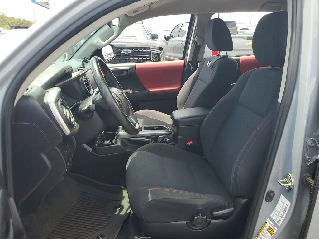 Used 2020 Gray Toyota SR5 image 18