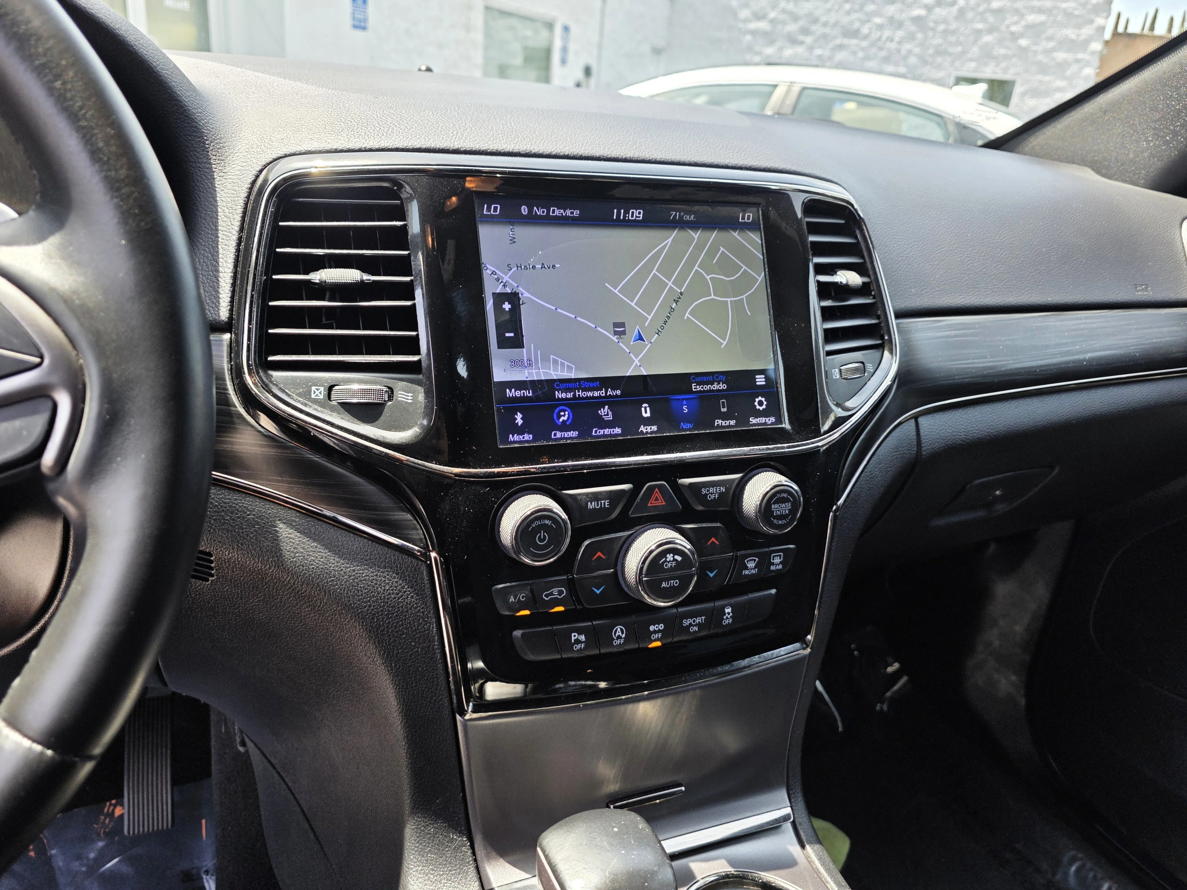 Used 2020 Diamond Black Jeep Limited image 15