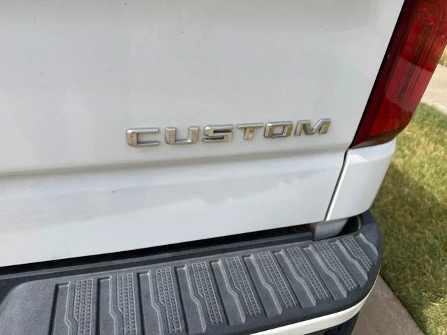 Used 2019 White Chevrolet Custom image 8