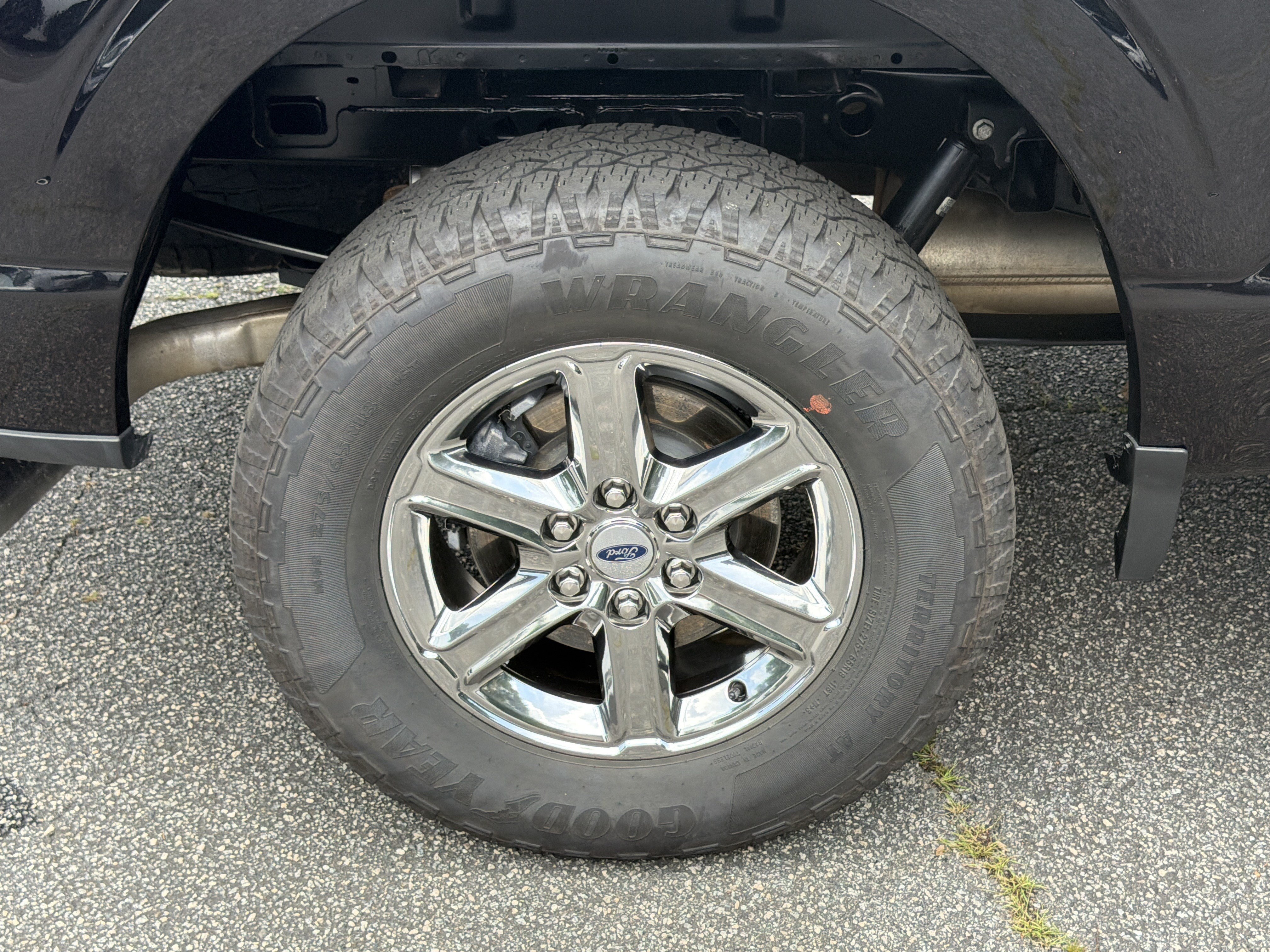 Used 2025 Black Metallic Ford XLT image 17