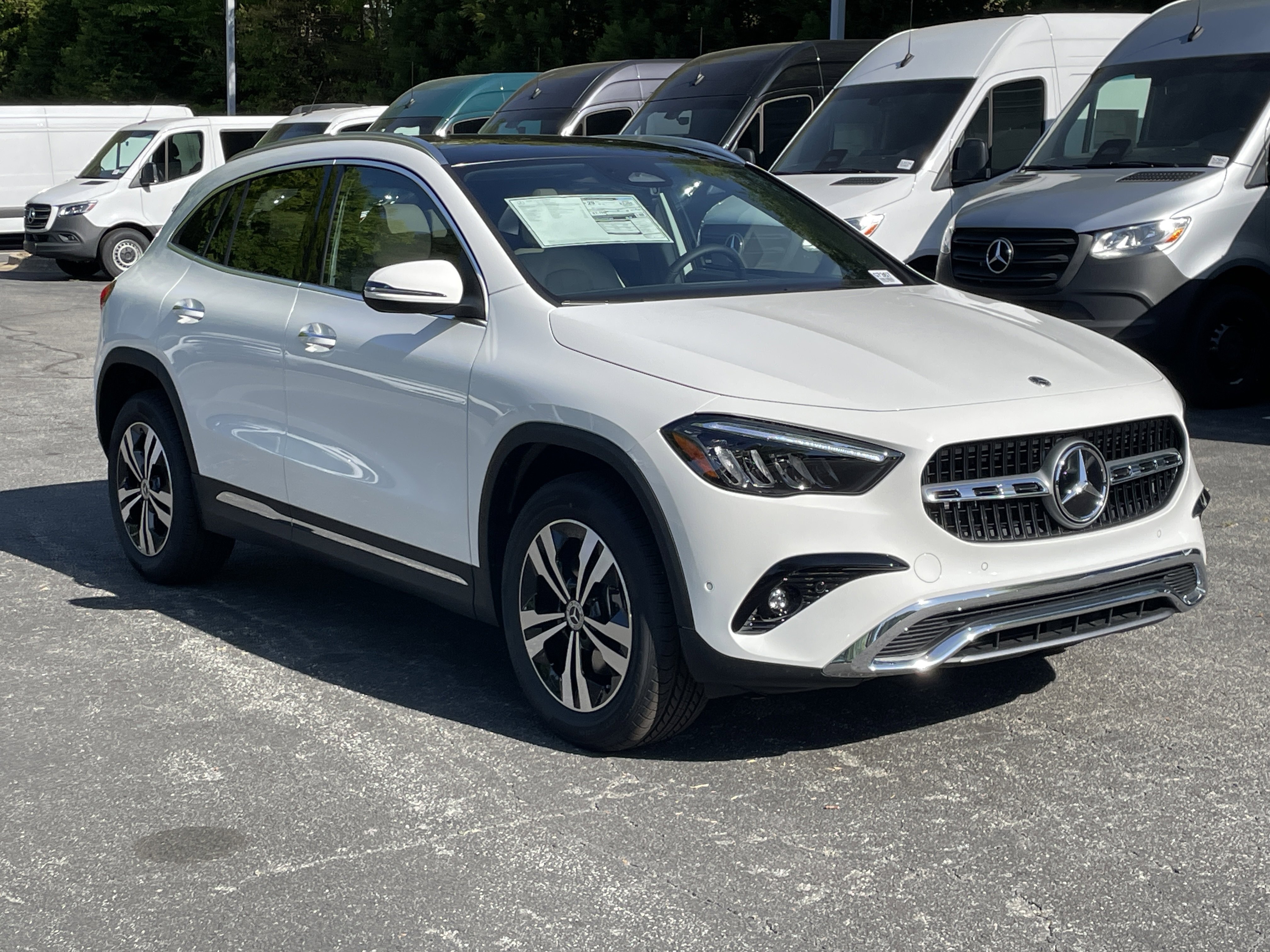 New 2026 Polar White Mercedes-Benz GLA 250 SUV image 4