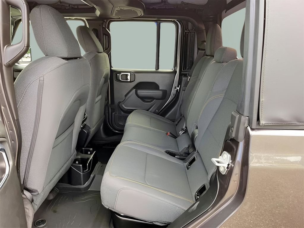 New 2025 Granite Crystal Metallic Clear-Coat Exterior Paint Jeep Sport S image 25