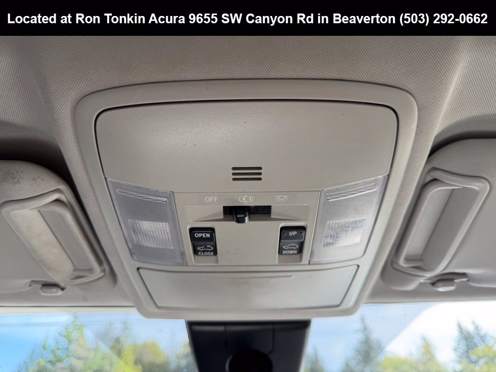 Used 2018 Super White Toyota XLE image 26