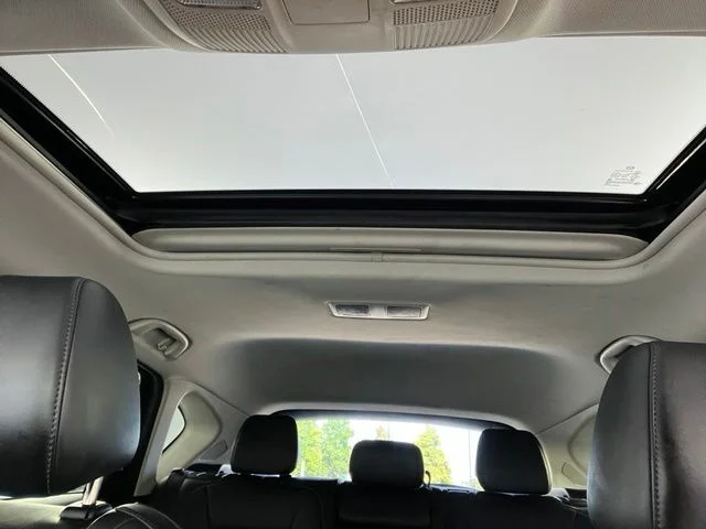 Used 2018 White Mazda Touring image 30