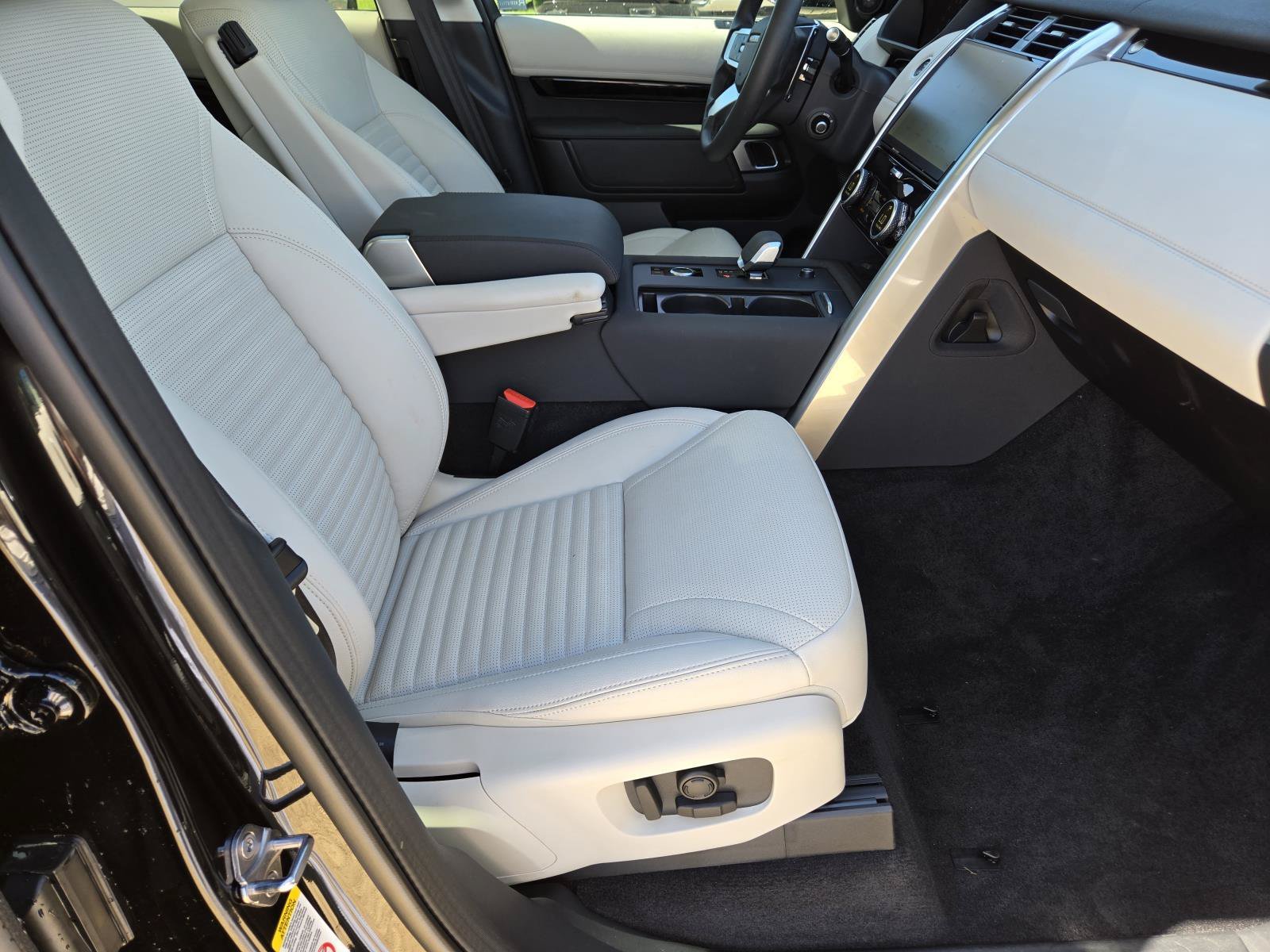 Used 2025 Black Land Rover S image 41