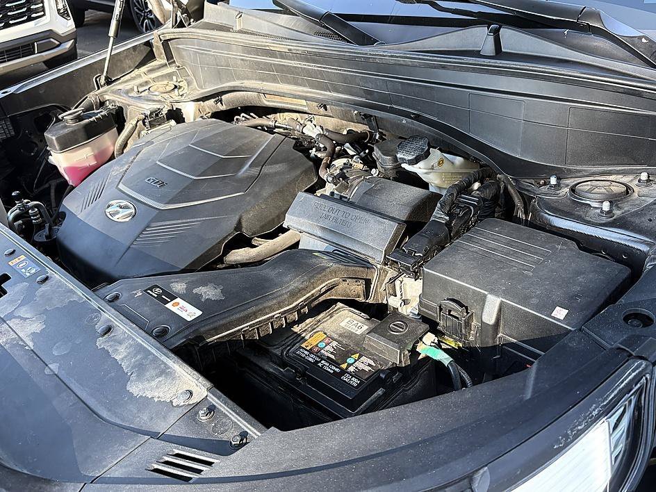 Used 2025 Abyss Black Pearl Hyundai SEL image 25