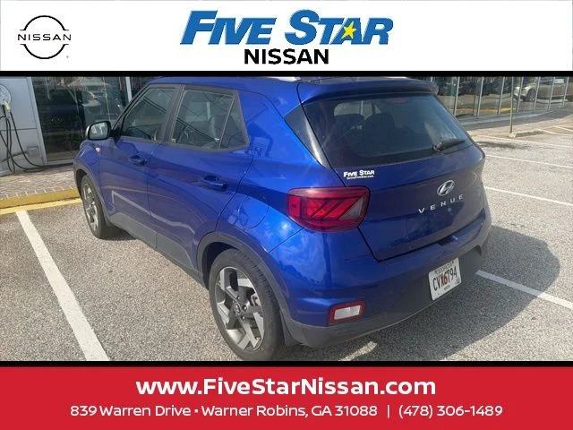 Used 2023 Blue Hyundai Limited image 4
