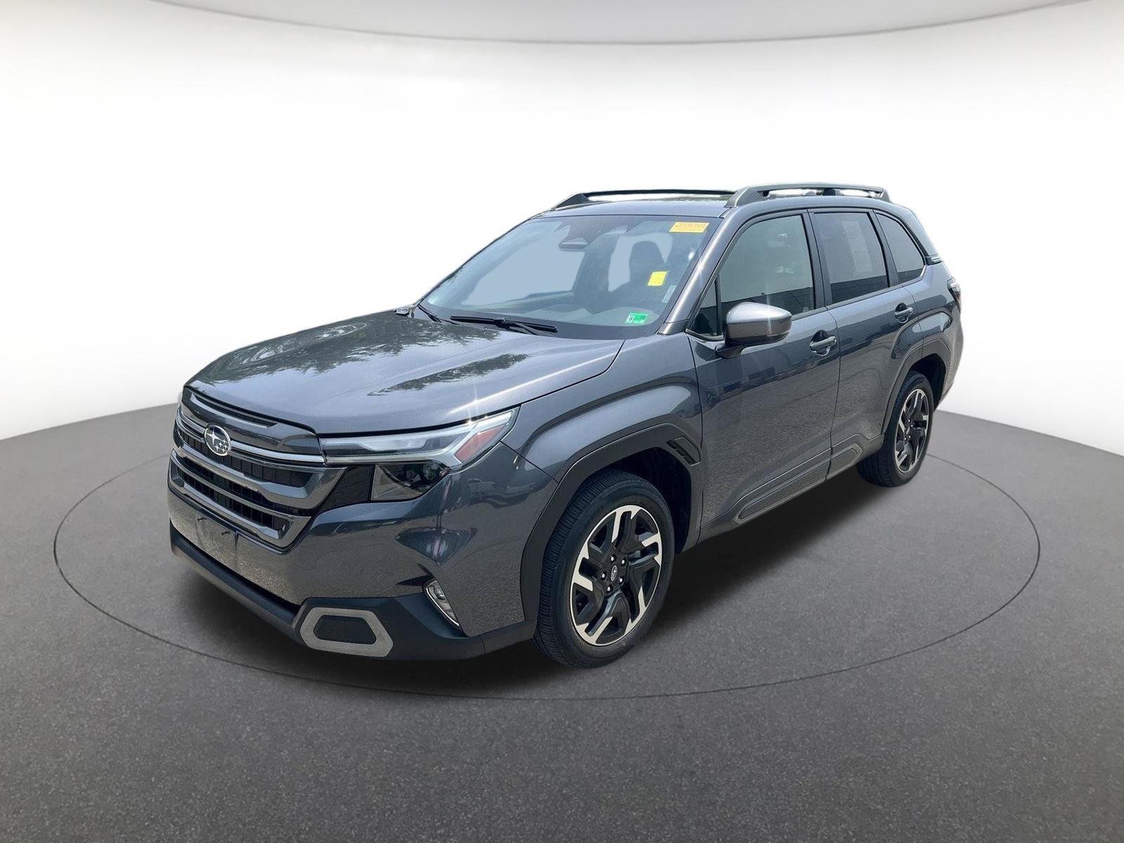 Used 2025 Magnetite Gray Metallic Subaru Limited image 3