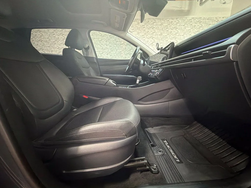 Used 2025 Hampton Gray Hyundai SEL Convenience image 12