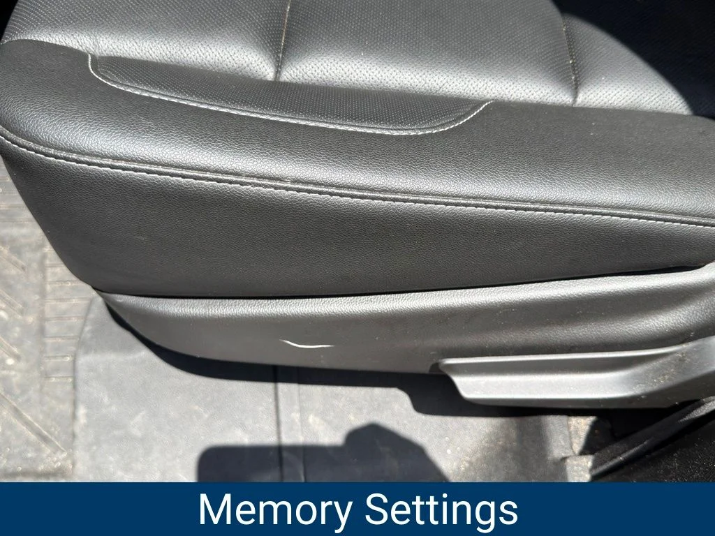 Used 2019 Black Chevrolet Premier image 15