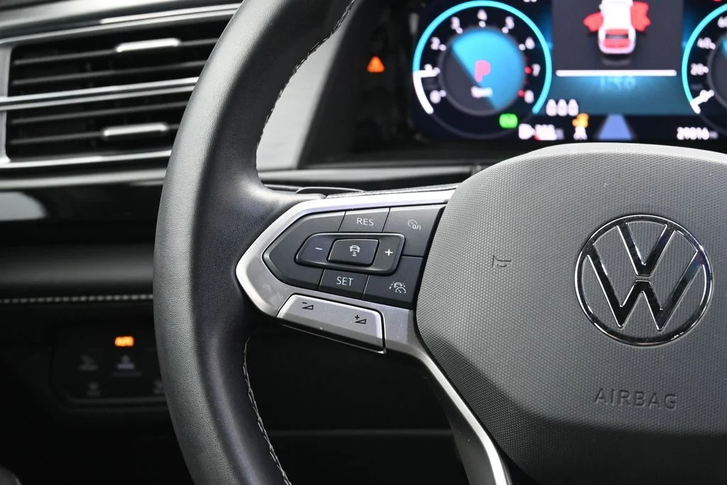 2025 Volkswagen Atlas Cross Sport SE w/Tech - Photo 19
