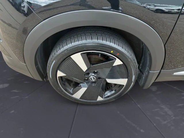 Used 2025 Black Nissan SR image 45