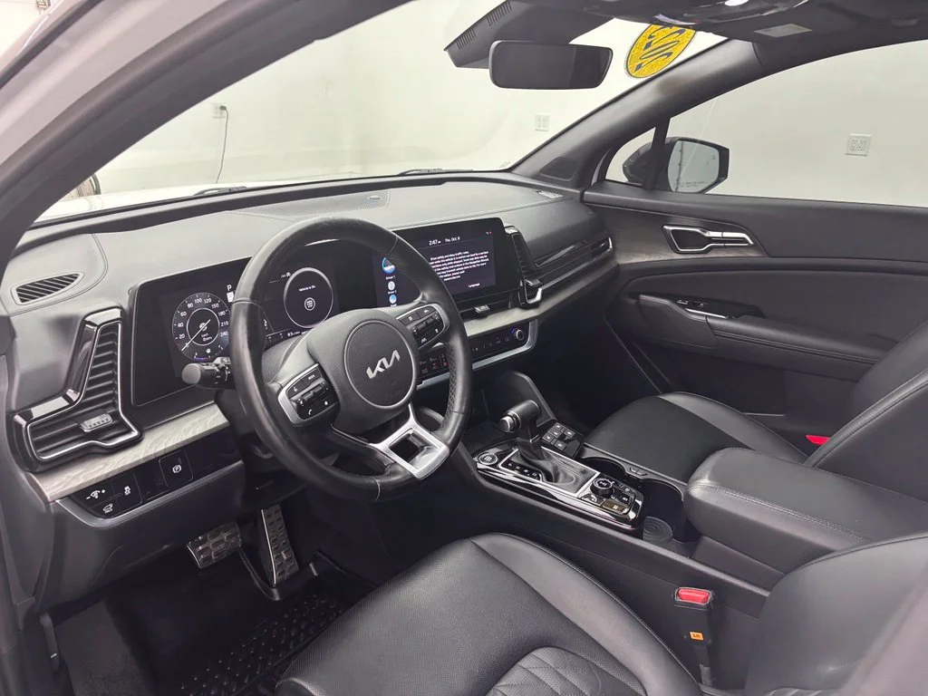 Used 2023 White Kia X-Pro Prestige image 19