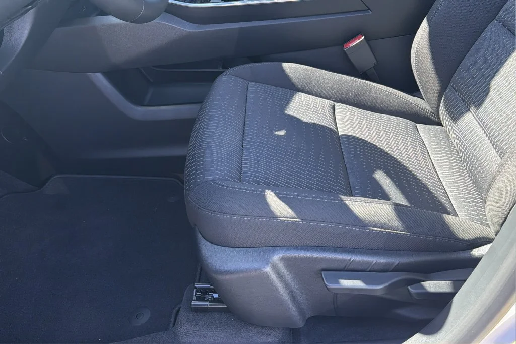 New 2027 Summit White Chevrolet LT image 19