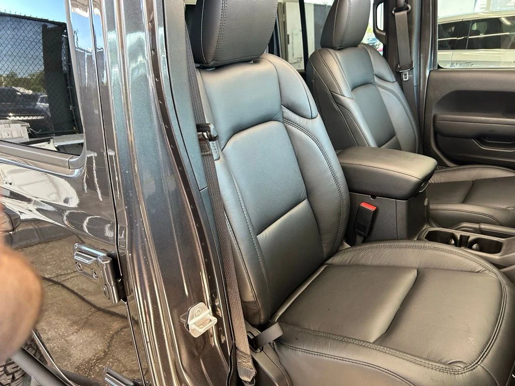 New 2026 Granite Crystal Metallic Clear-Coat Exterior Paint Jeep Sport image 38