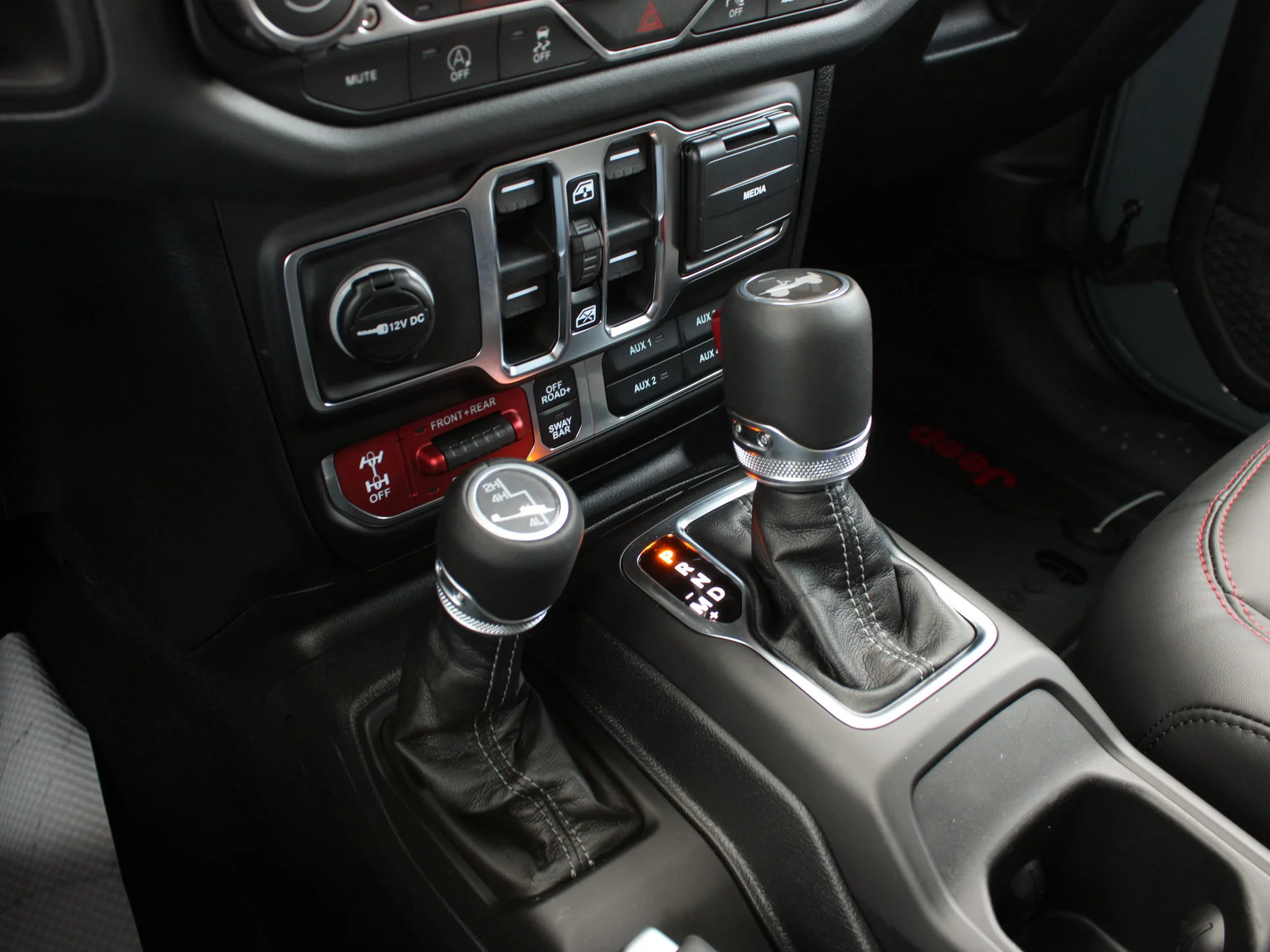 New 2026 Dark blue Jeep Rubicon* 4 Door 4x4, Nappa Leather, Safety Group, Front/Rear Lockers image 21