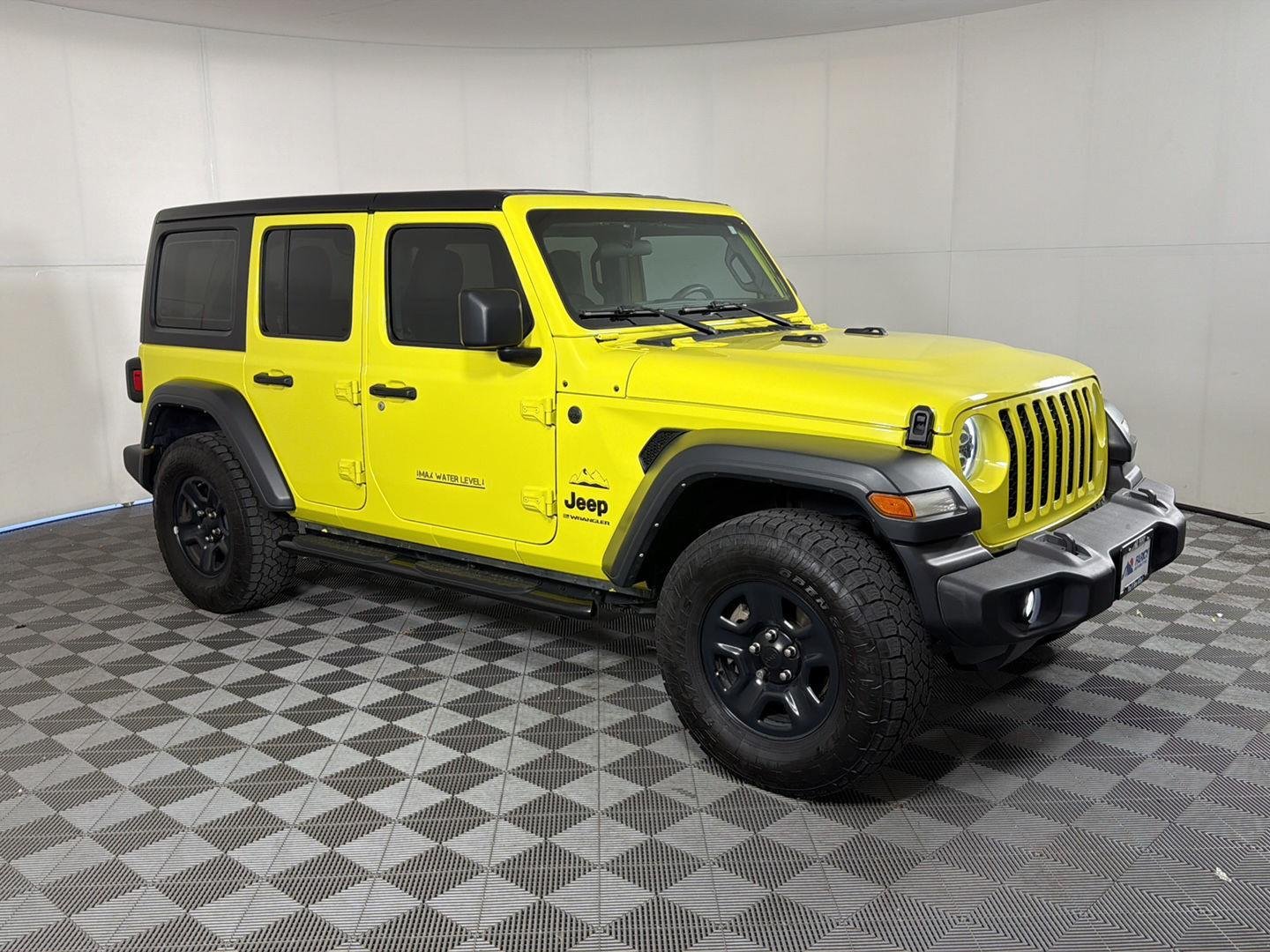Used 2024 High Velocity Clearcoat Jeep Sport image 2