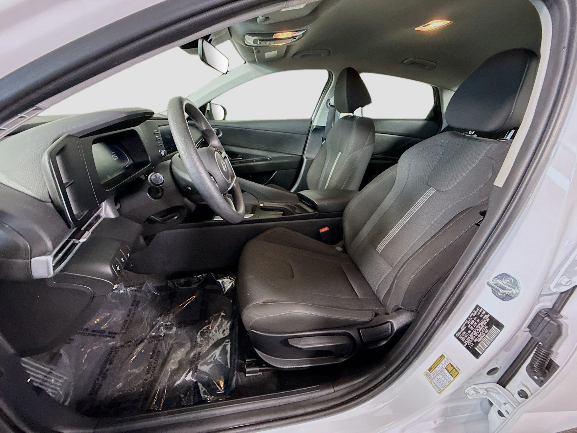 Used 2025 Serenity White Hyundai SE image 17