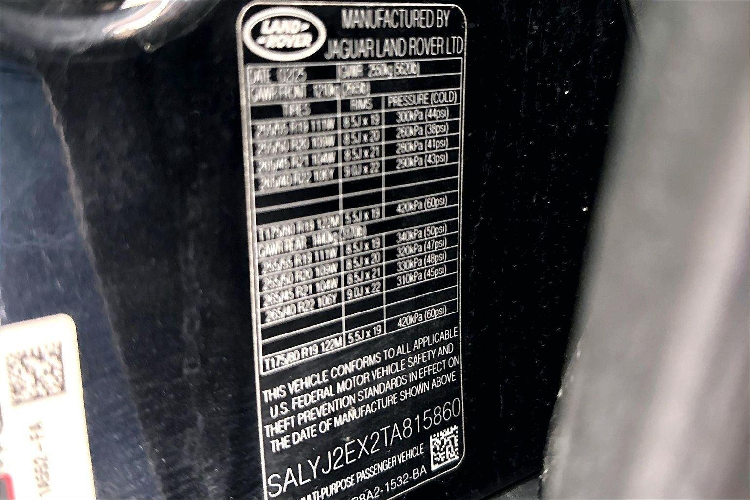 New 2026 Santorini Black Metallic Land Rover S image 8