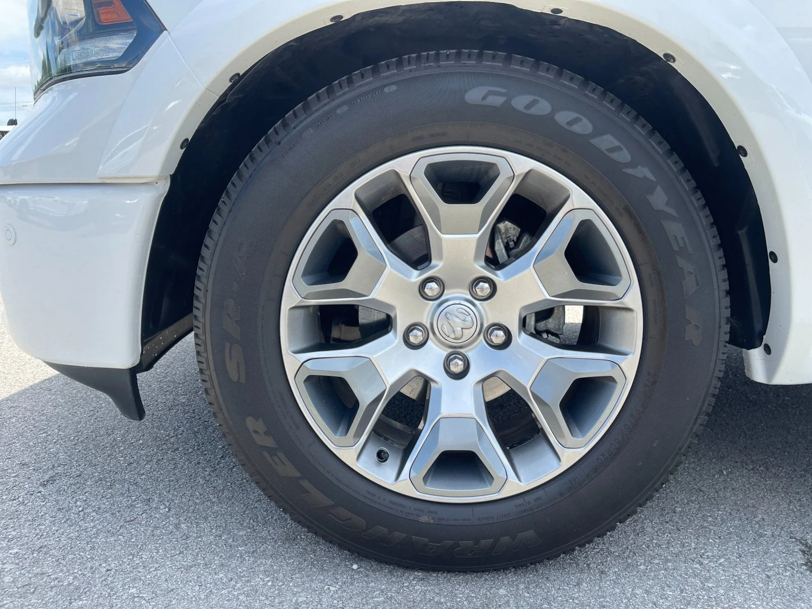 Used 2018 White Ram Laramie Longhorn image 32