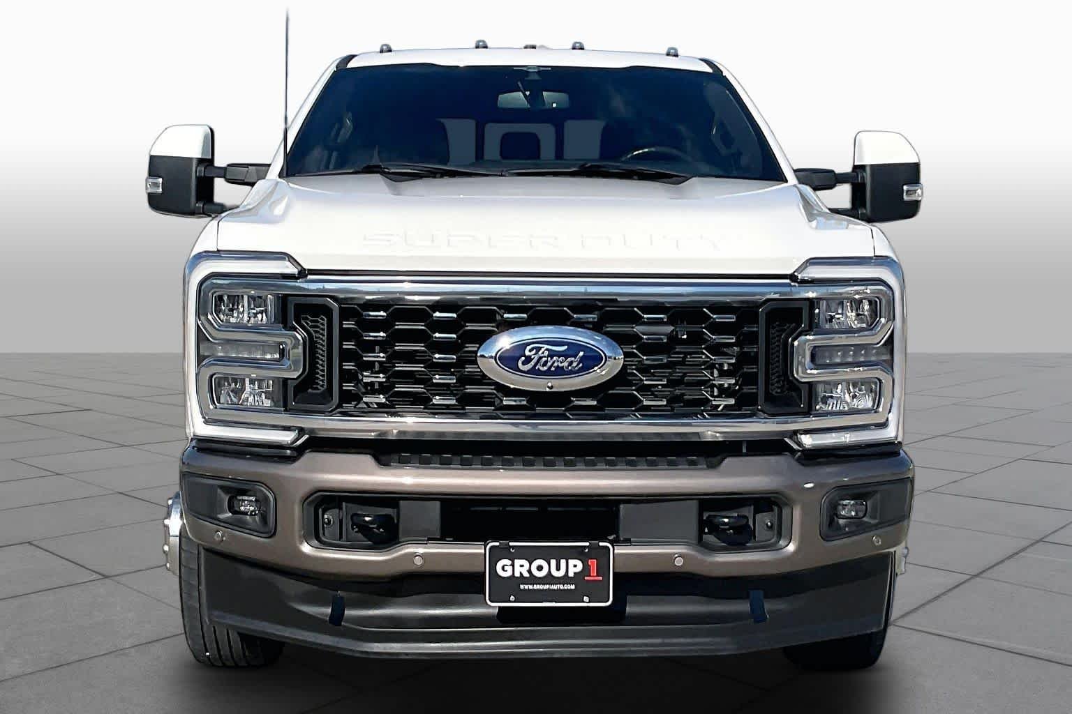 Used 2023 Star White Metallic Tri-Coat/Stone Gray Ford King Ranch image 4