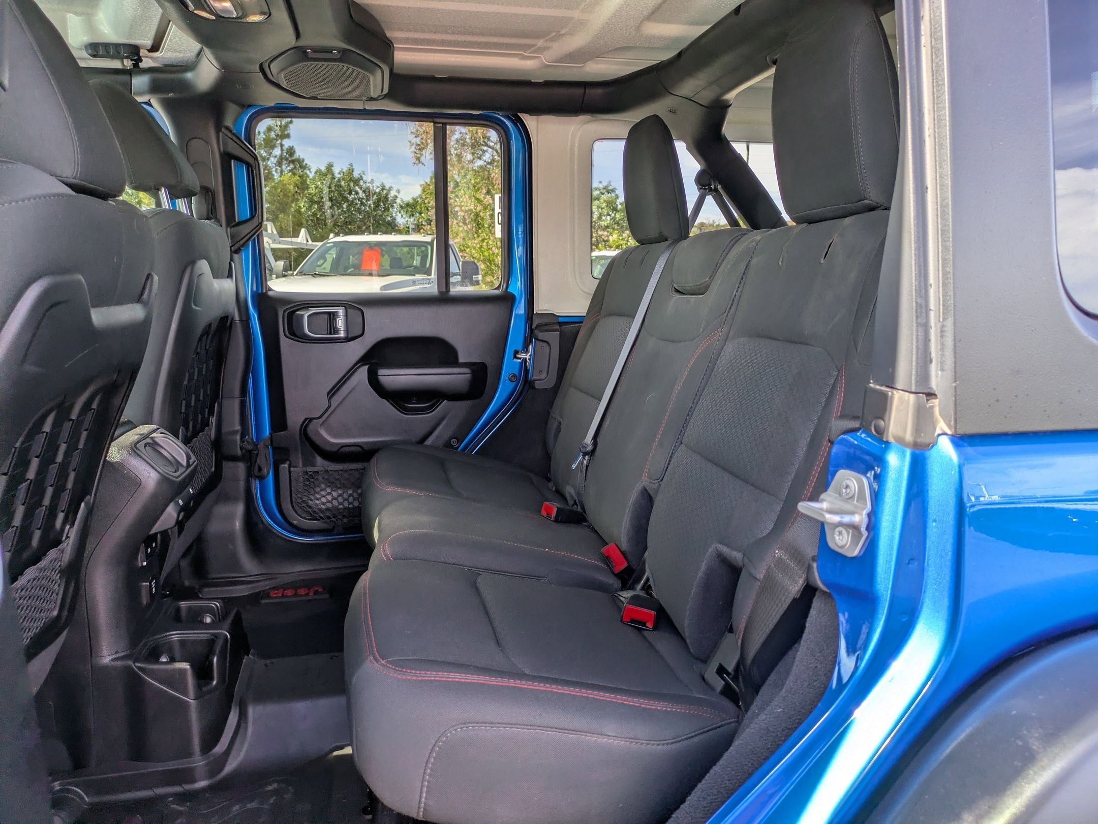 Used 2021 Hydro Blue Pearlcoat Jeep Unlimited Rubicon image 26