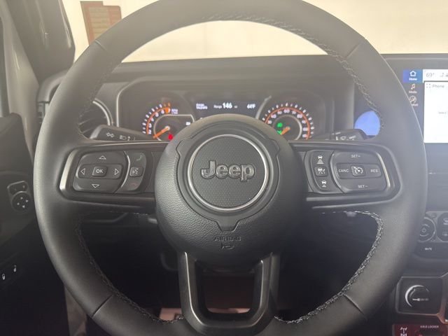 Used 2025 Bright White Clearcoat Jeep Mojave image 18