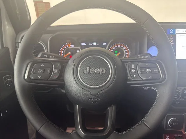 Used 2025 White Jeep Mojave image 18