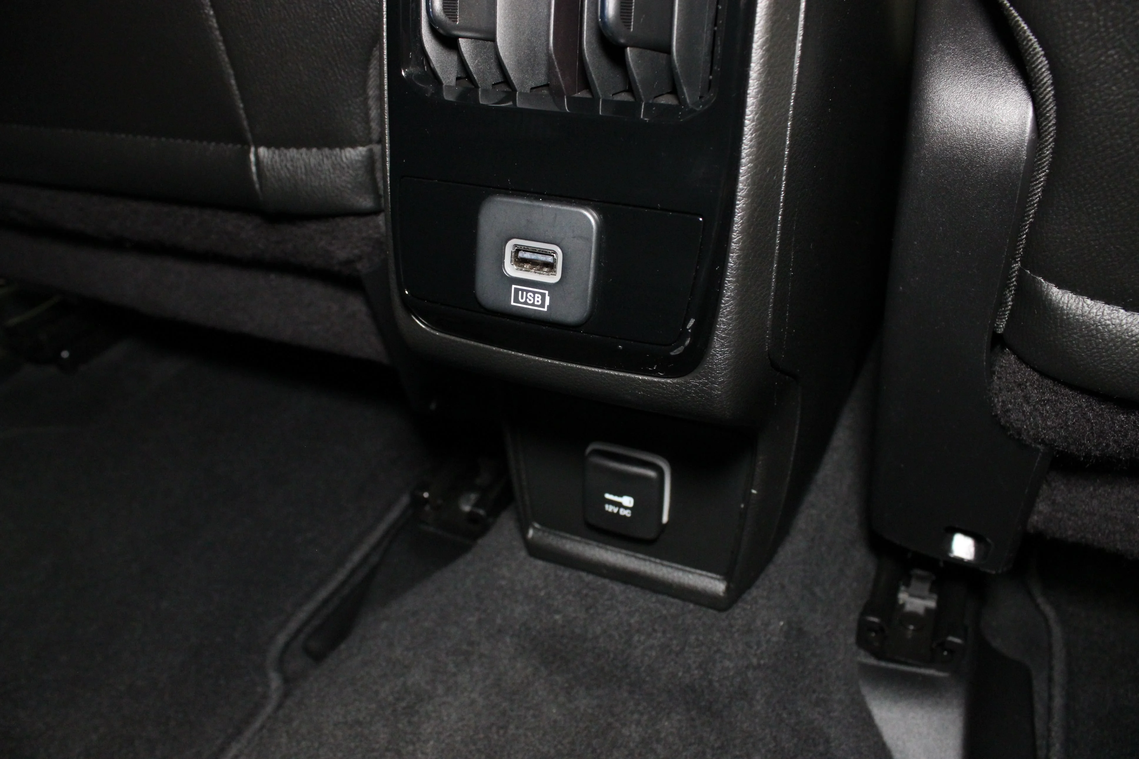 Used 2025 Bright White Clearcoat Jeep Limited image 15