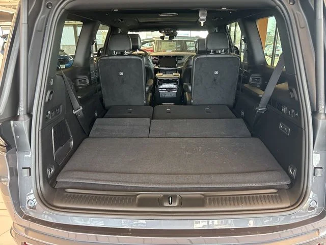 New 2026 Baltic-Gray Metallic Clear-Coat Exterior Paint Jeep Limited Altitude image 37