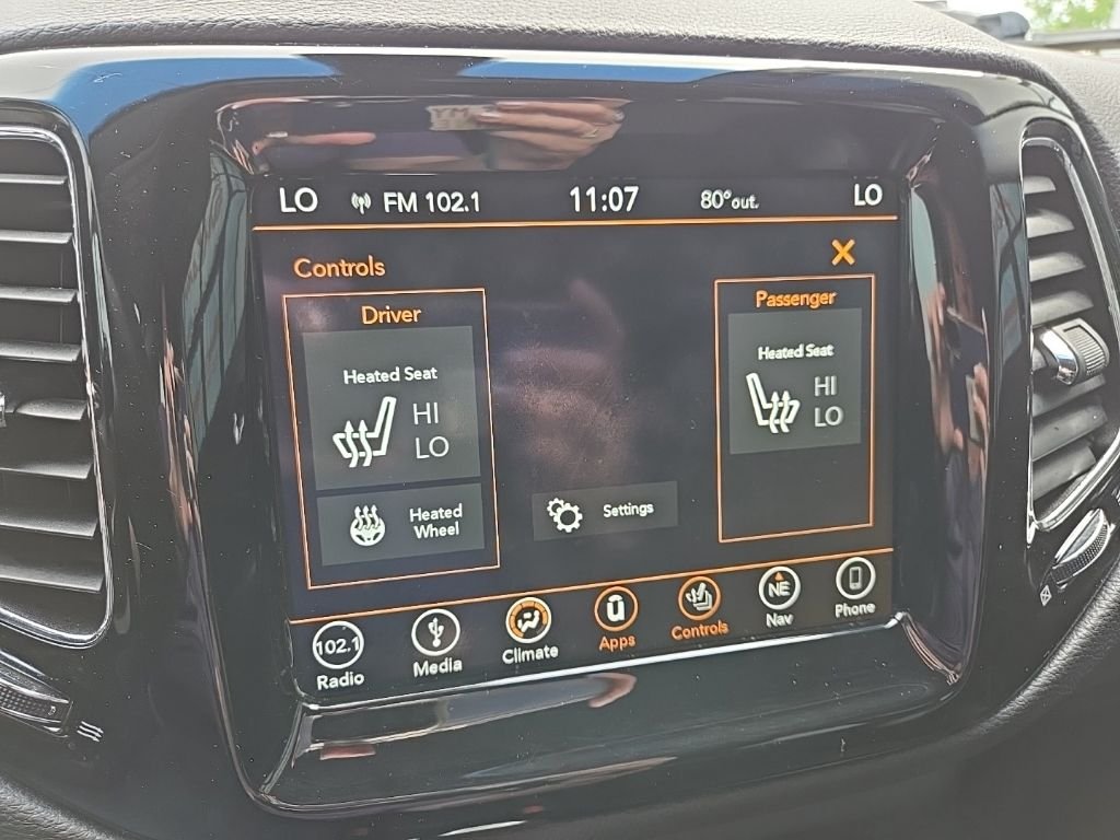 Used 2018 White Jeep Latitude image 50