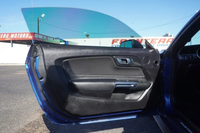 Used 2022 BLUE Ford GT image 14