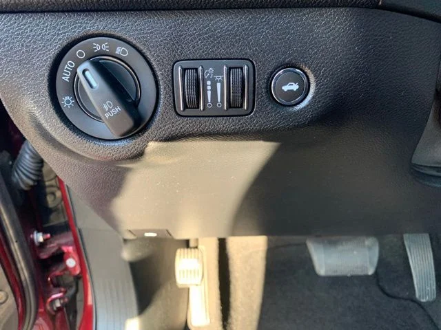 Used 2023 Octane Red Pearlcoat Dodge SXT image 18