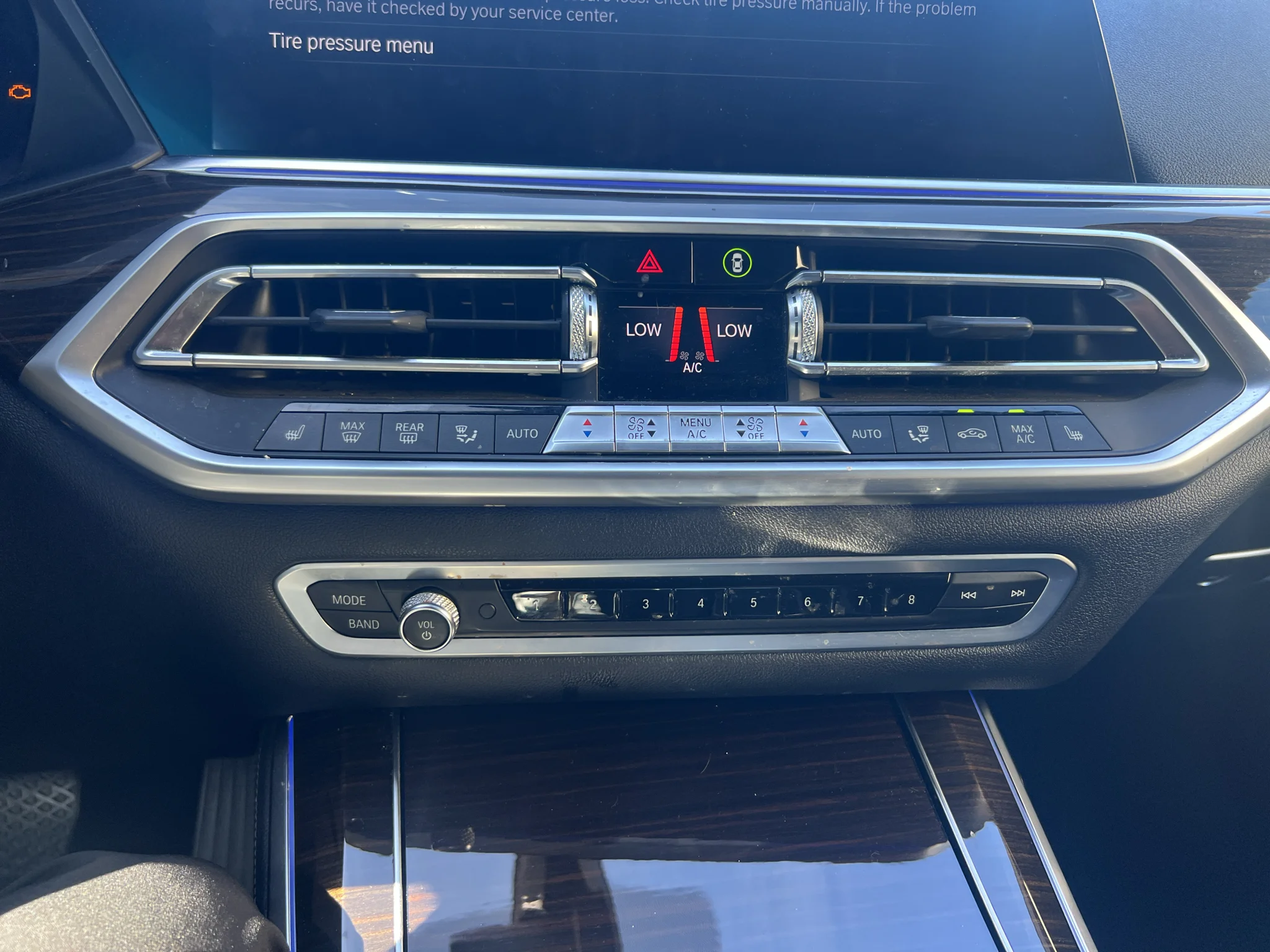 Used 2019 Jet Black BMW xDrive40i image 7
