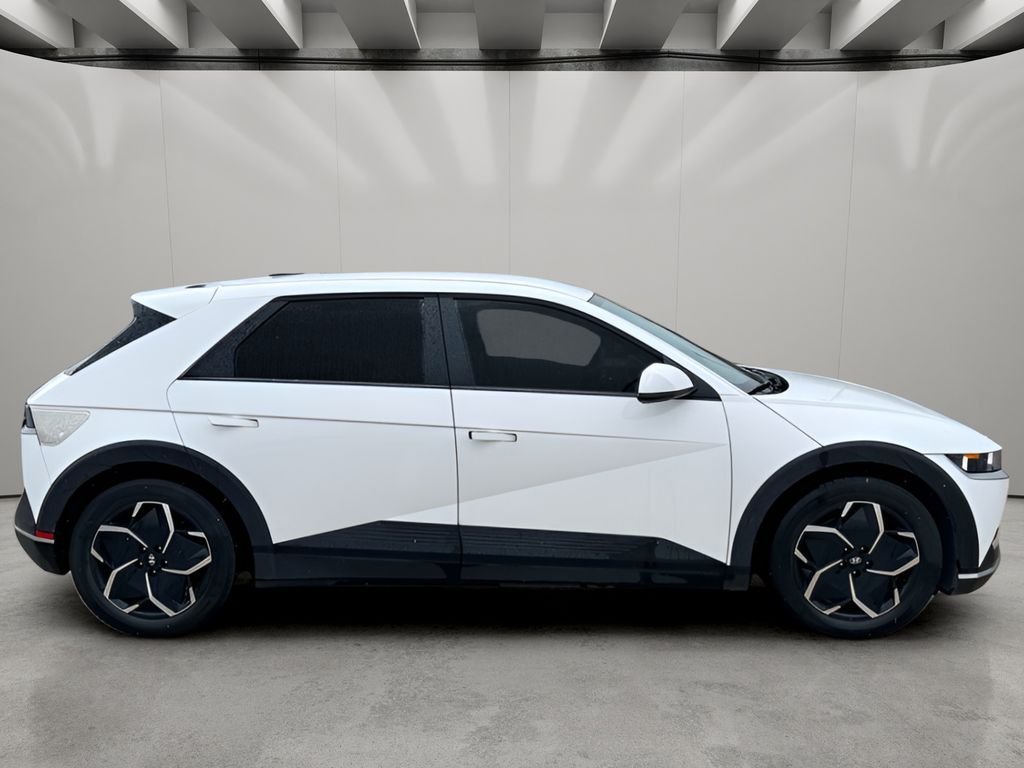 Certified Used 2024 Atlas White Hyundai SEL image 6