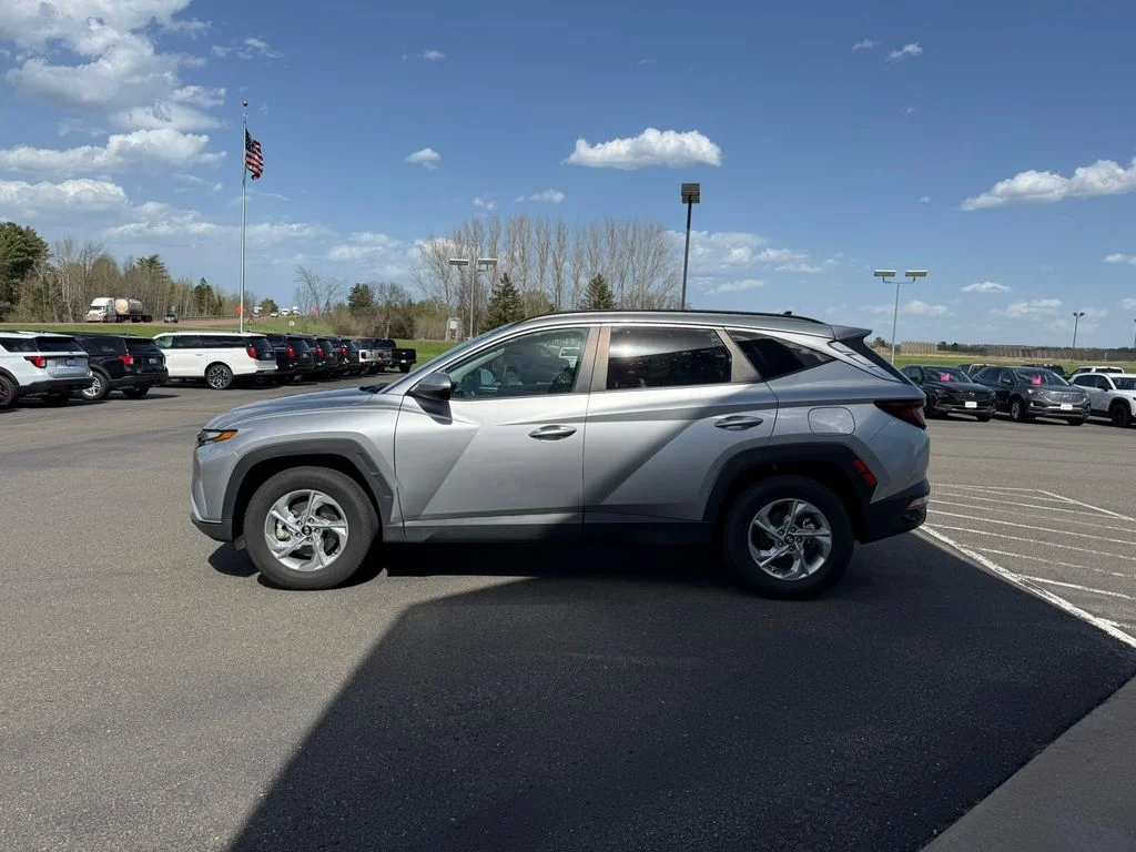 Used 2024 Silver Hyundai SEL image 7