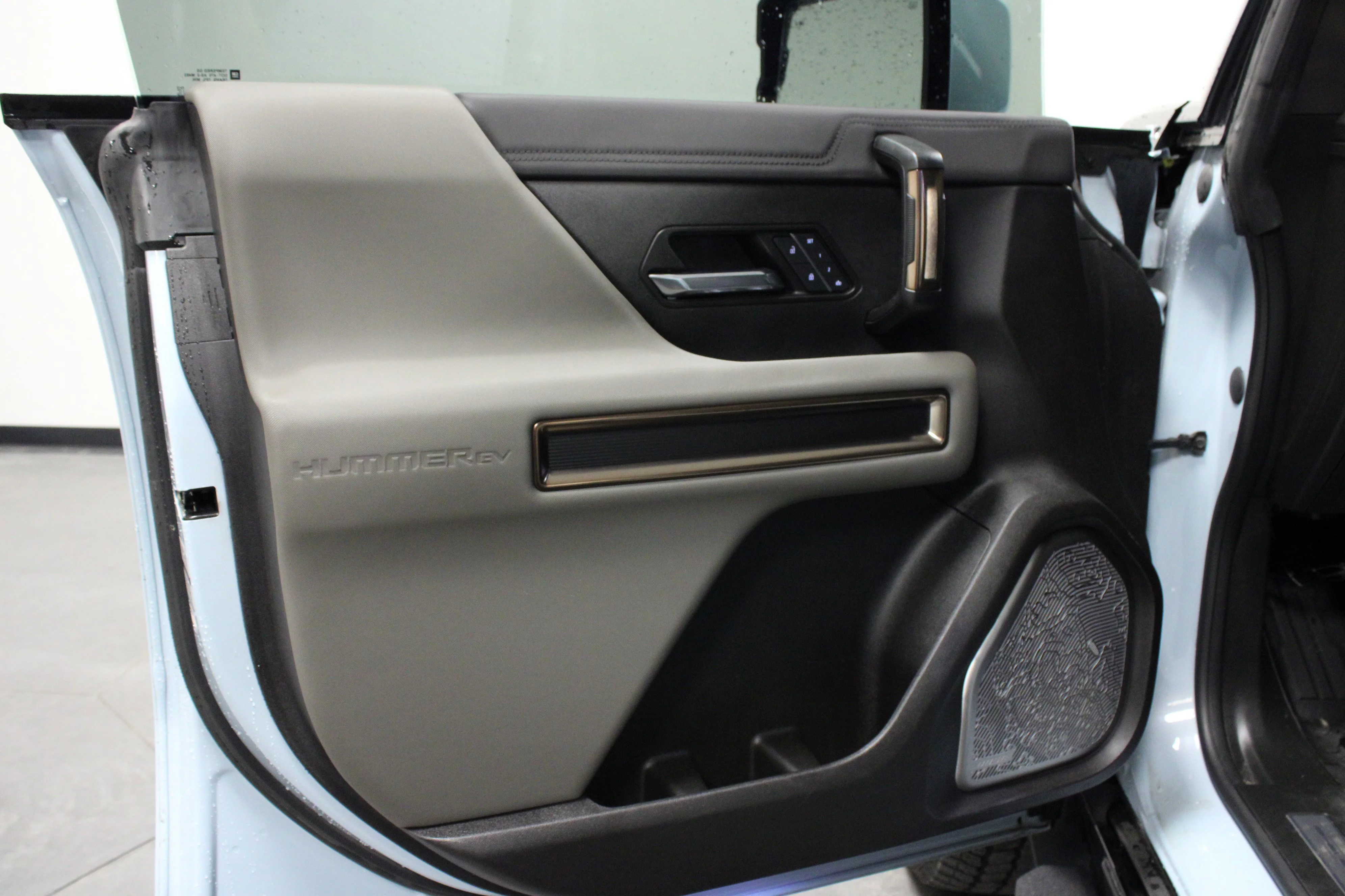 Used 2025 Tide Metallic (No Longer available to order) GMC 2X image 11